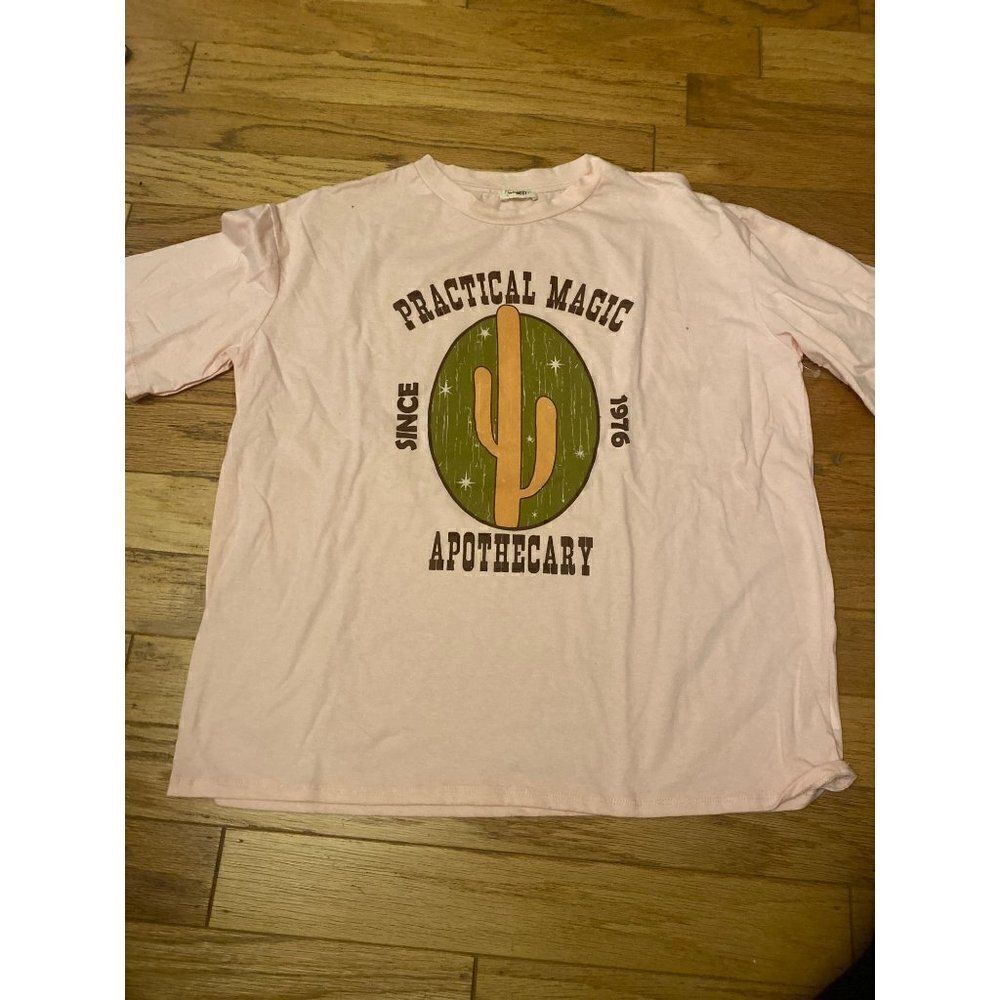 NWOT, somewhere west, women's short sleeve graphic pink tee size large